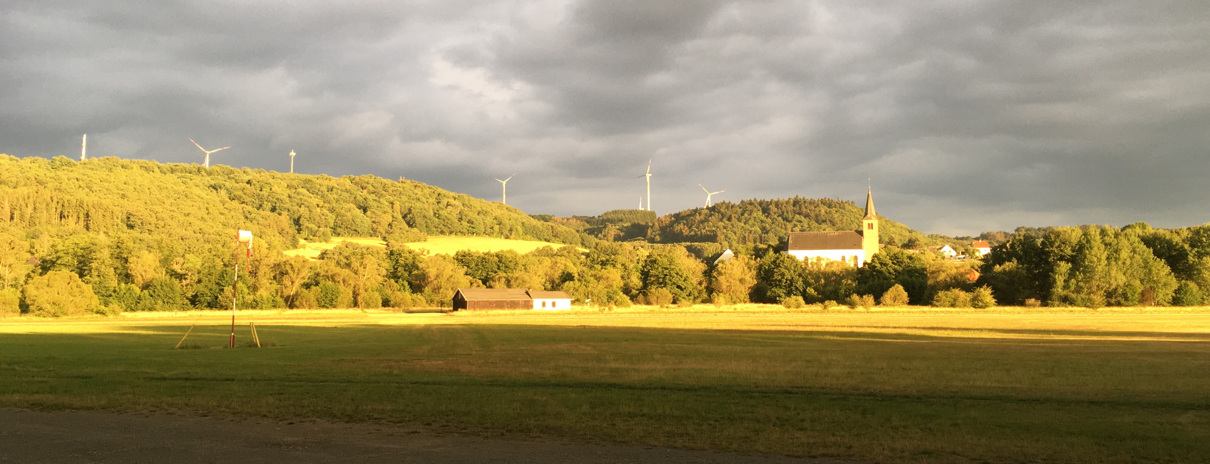 ax Kirche Gewitter klein